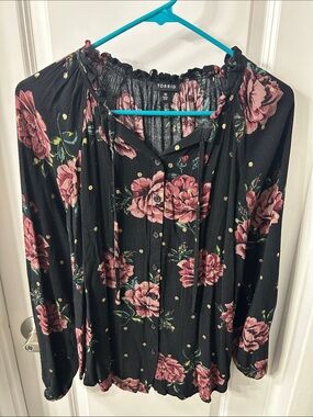 torrid Black Blouse with Pink Rose Print and Gold Dots
